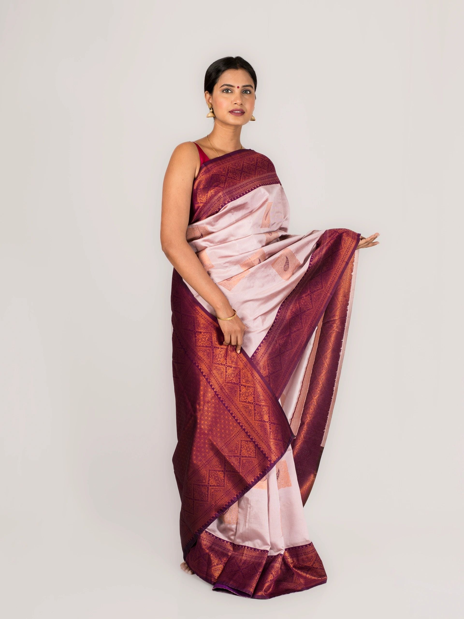 Maduri paisley Silk Saree