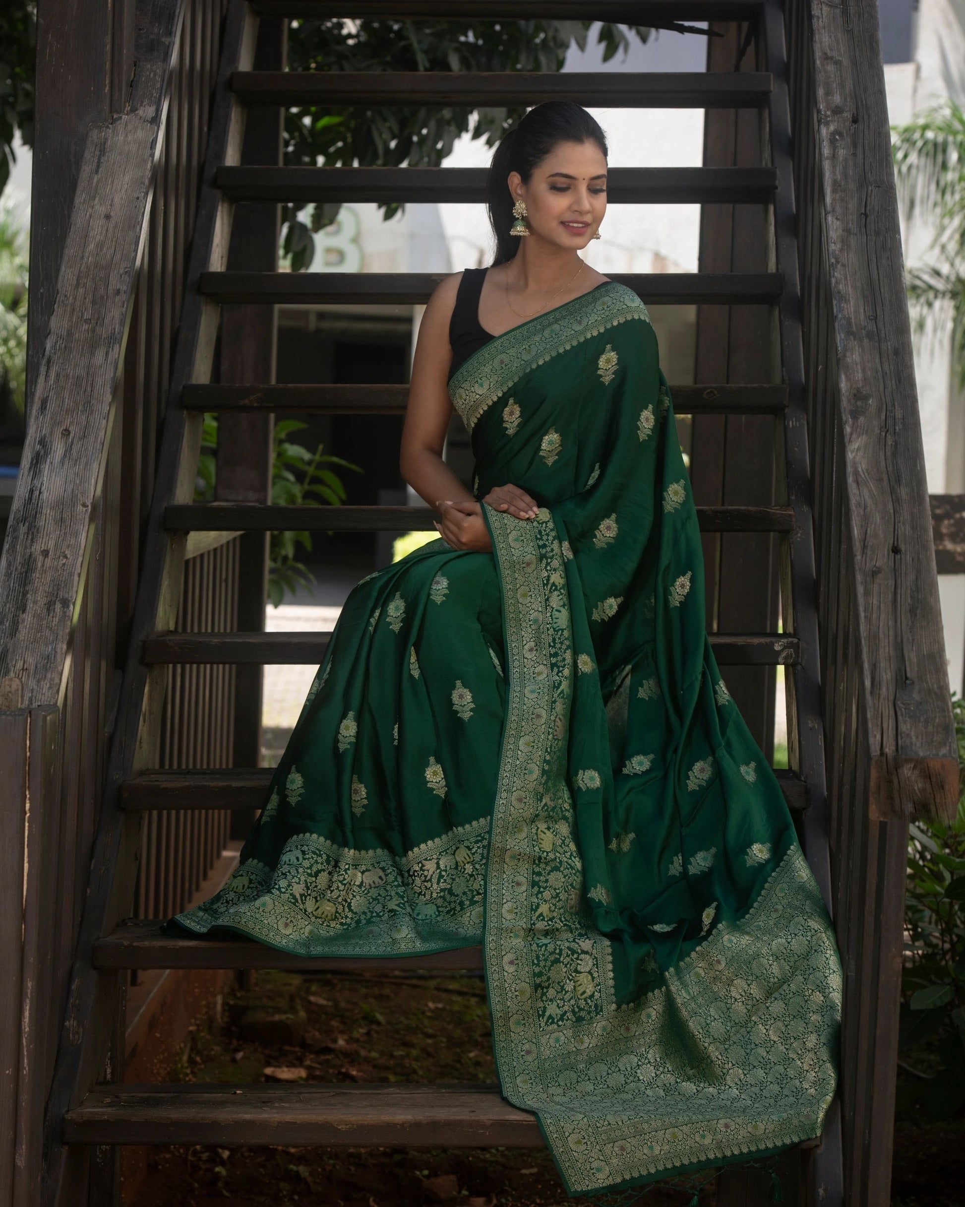 Samragni Pushpagiri satin silk saree