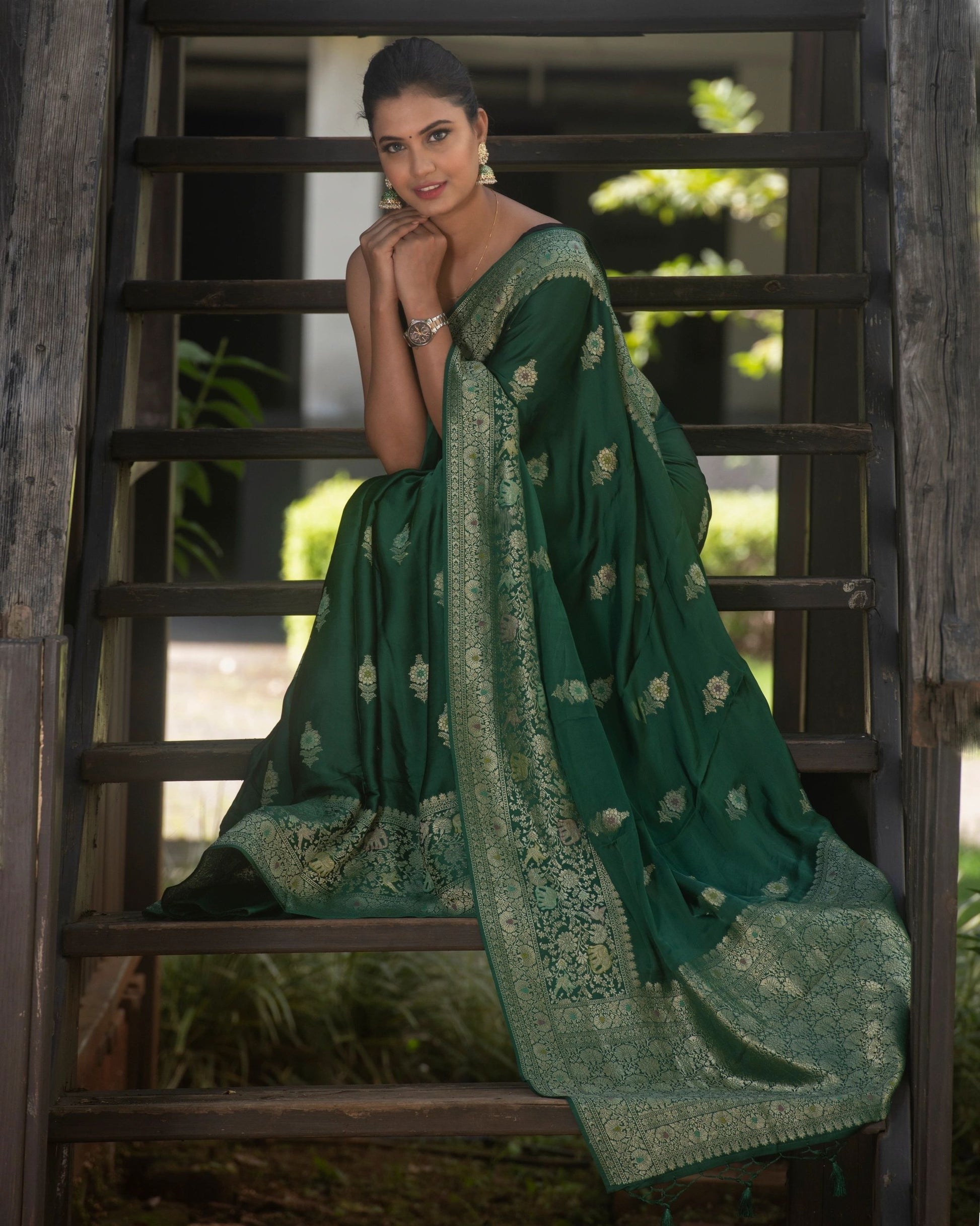 Samragni Pushpagiri satin silk saree