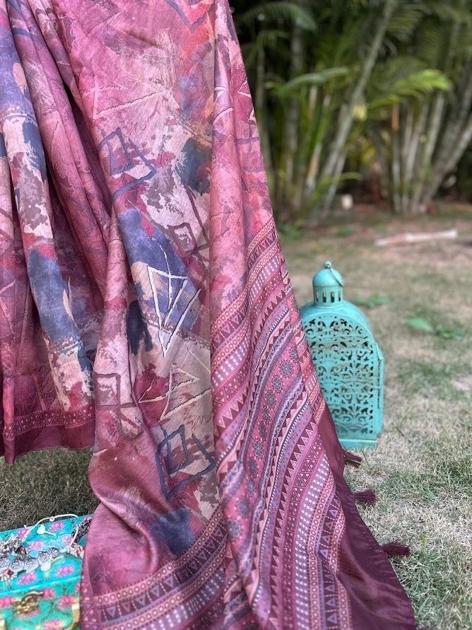 A brown geometric design cotton saree