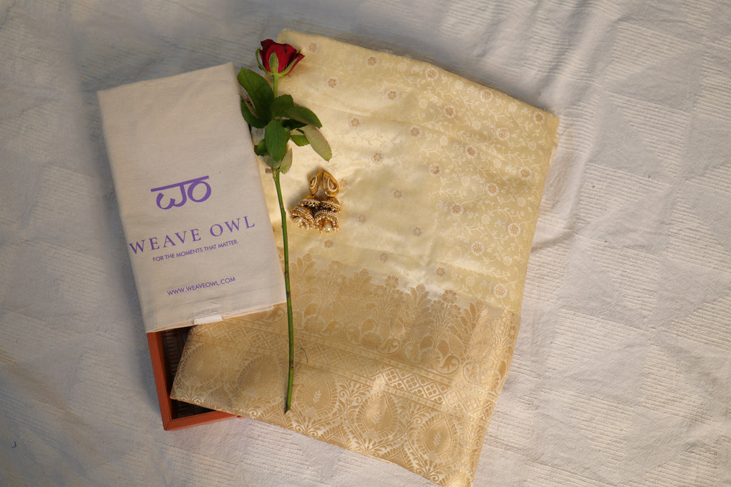 Ivory Handwoven Banarasi Tanchoi Silk Saree